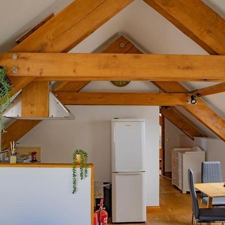 The Granary Apartment Barbrook Екстериор снимка
